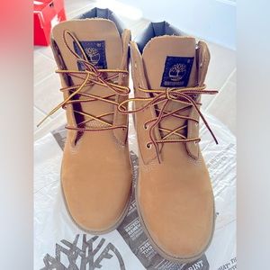 Boys size 6 Timberland boots